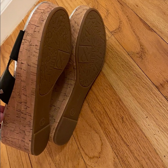 NWOT wedge - Picture 4 of 5